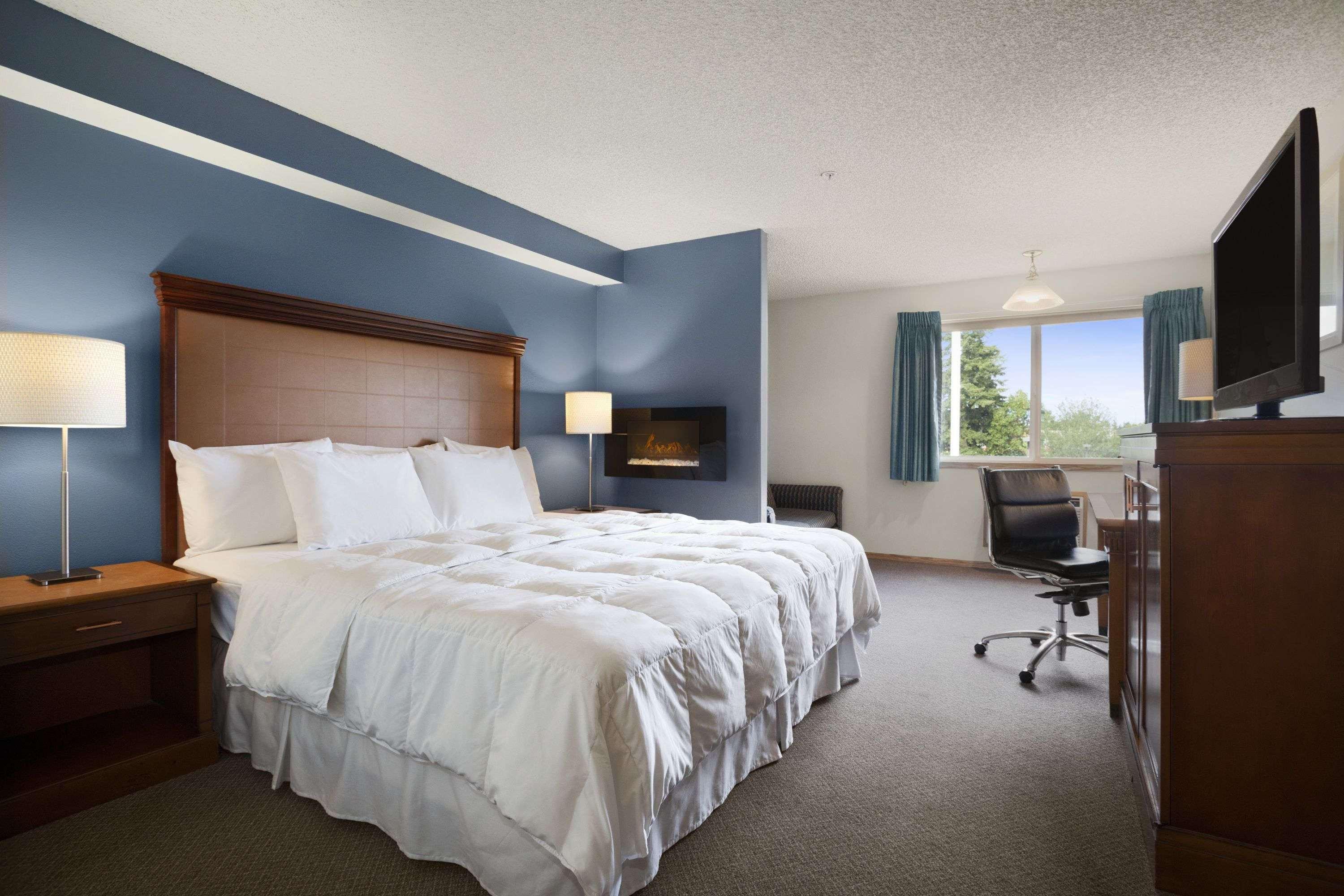 Days Inn By Wyndham Lacey Olympia Area Экстерьер фото
