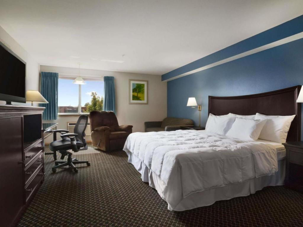 Days Inn By Wyndham Lacey Olympia Area Экстерьер фото